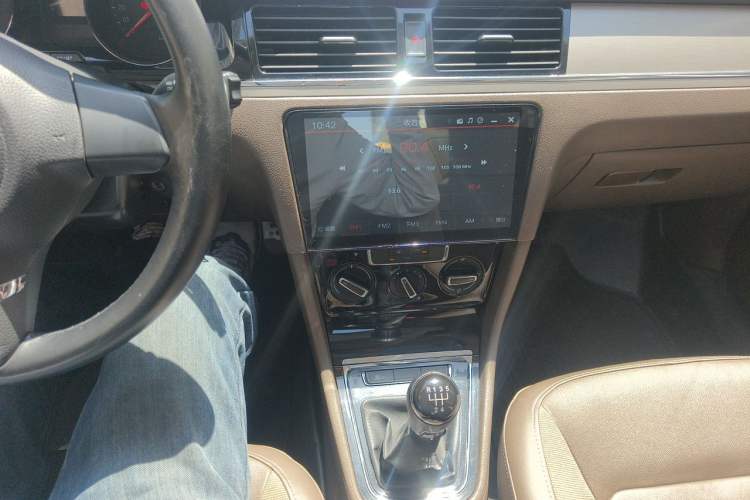 Used Volkswagen Bora 2014 1.4 TSI Manual Comfort Model Audio And AC Panel