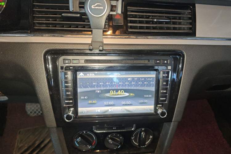 Used Volkswagen Bora 2014 1.6L Automatic Comfort Model Audio And AC Panel