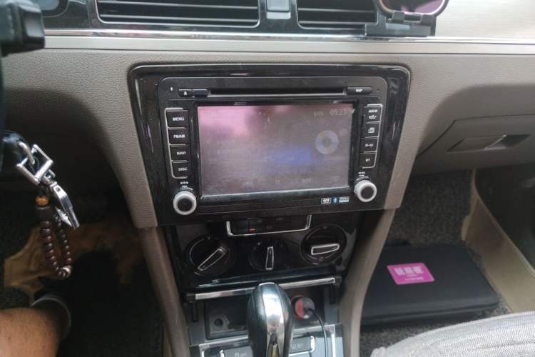 Used Volkswagen Bora 2014 1.6L Automatic Comfort Model Audio And AC Panel