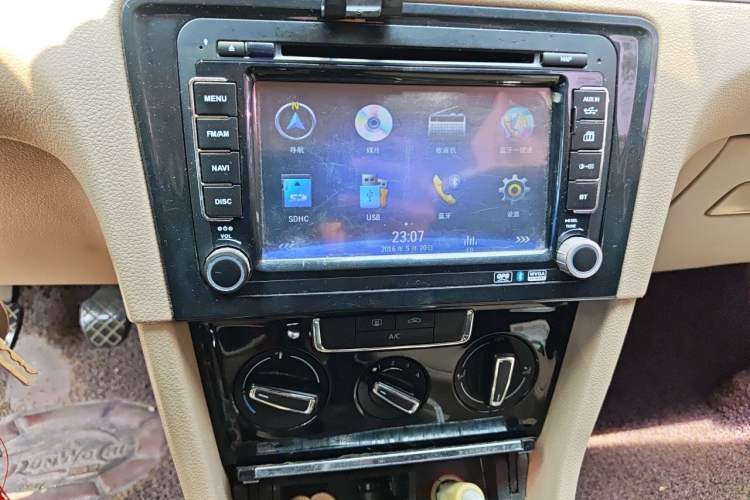 Used Volkswagen Bora 2014 1.4 TSI Manual Comfort Model Audio And AC Panel