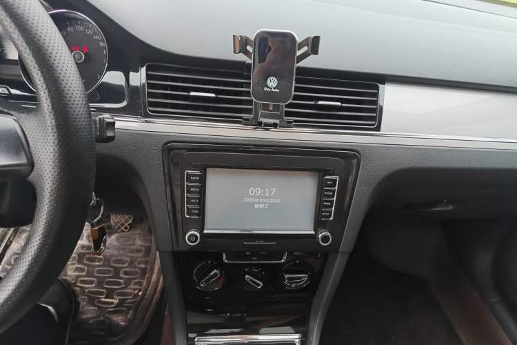 Used Volkswagen Bora 2014 1.6L Manual Comfort Model Audio And AC Panel