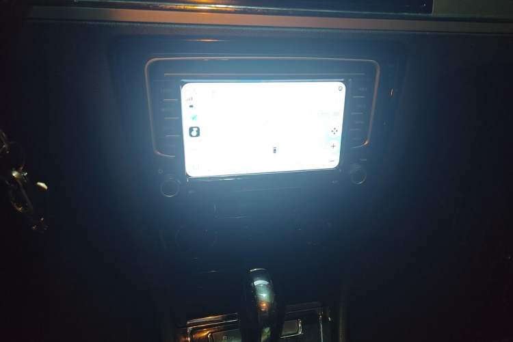 Used Volkswagen Bora 2014 1.6L Automatic Fashion Model Audio And AC Panel