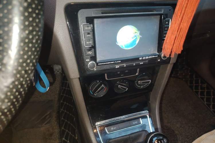 Used Volkswagen Bora 2014 1.6L Manual Comfort Model Audio And AC Panel