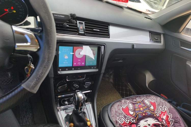 Used Volkswagen Bora 2014 1.6L Automatic Comfort Model Audio And AC Panel