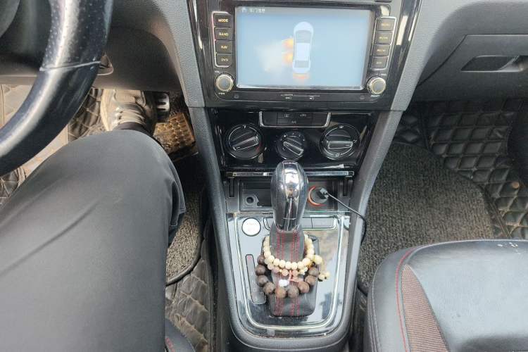 Used Volkswagen Bora 2014 1.4TSI Automatic Sportline Audio And AC Panel