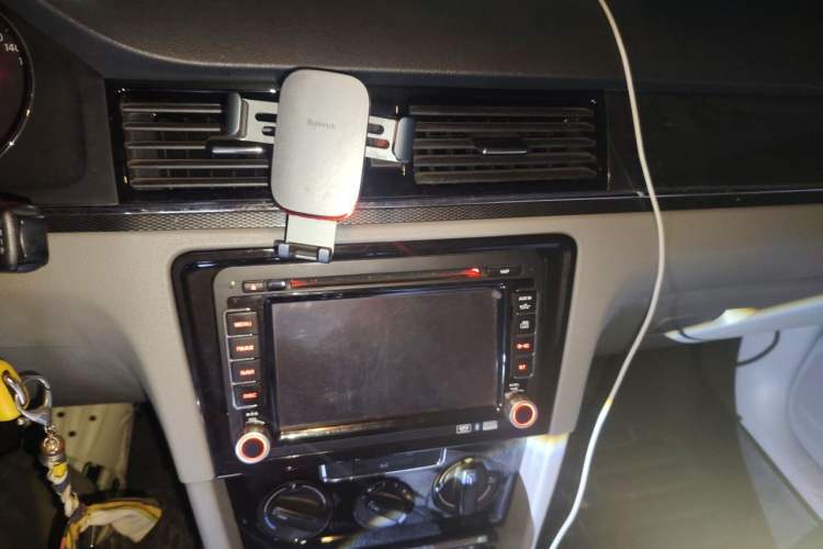 Used Volkswagen Bora 2014 1.6L Automatic Fashion Model Audio And AC Panel