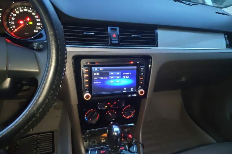 Used Volkswagen Bora 2014 1.6L Automatic Comfort Model Audio And AC Panel