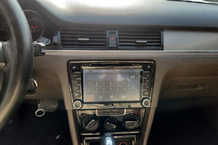 Used Volkswagen Bora 2014 1.4TSI Automatic Comfort Model Audio And AC Panel