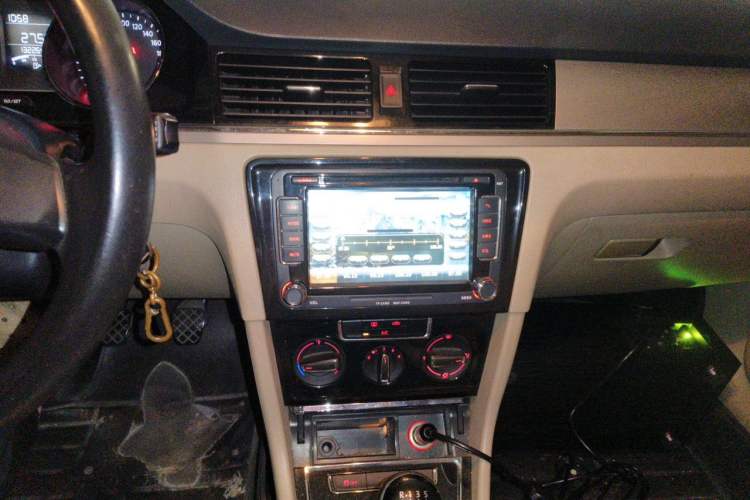 Used Volkswagen Bora 2014 1.6L Manual Comfort Model Audio And AC Panel