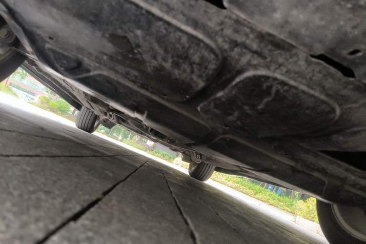 Used Volkswagen Bora 2014 1.6L Automatic Comfort Model Chassis Front