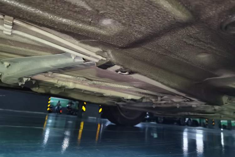 Used Volkswagen Bora 2014 1.6L Manual Comfort Model Chassis Front Right