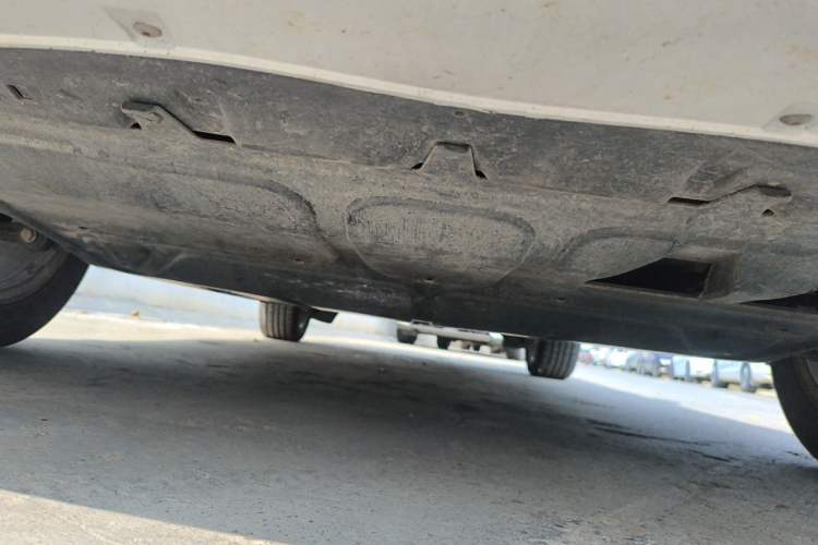 Used Volkswagen Bora 2014 1.6L Manual Comfort Model Chassis Front