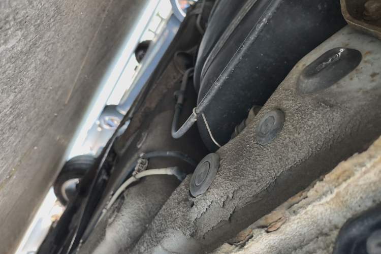 Used Volkswagen Bora 2014 1.6L Automatic Comfort Model Chassis Rear Right
