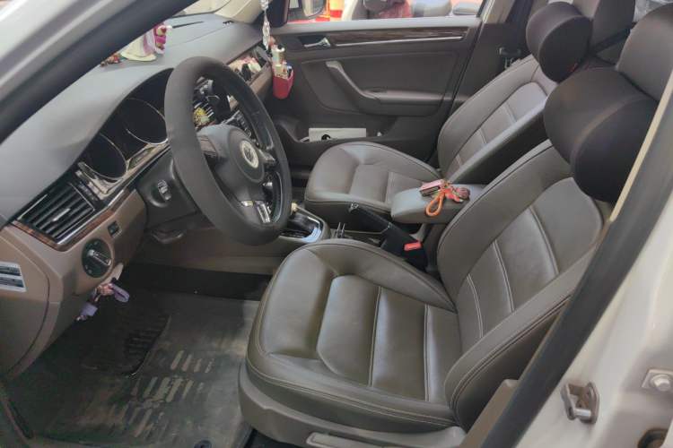 Used Volkswagen Bora 2014 1.6L Automatic Luxury Model Driver Seat