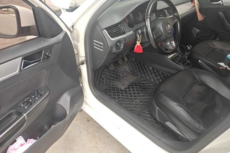 Used Volkswagen Bora 2014 1.6L Manual Fashion Edition Driver Seat