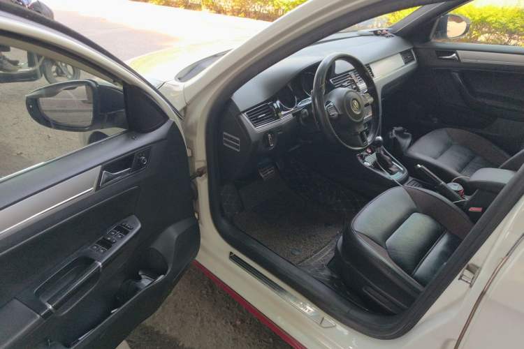 Used Volkswagen Bora 2014 1.4TSI Automatic Sportline Driver Seat