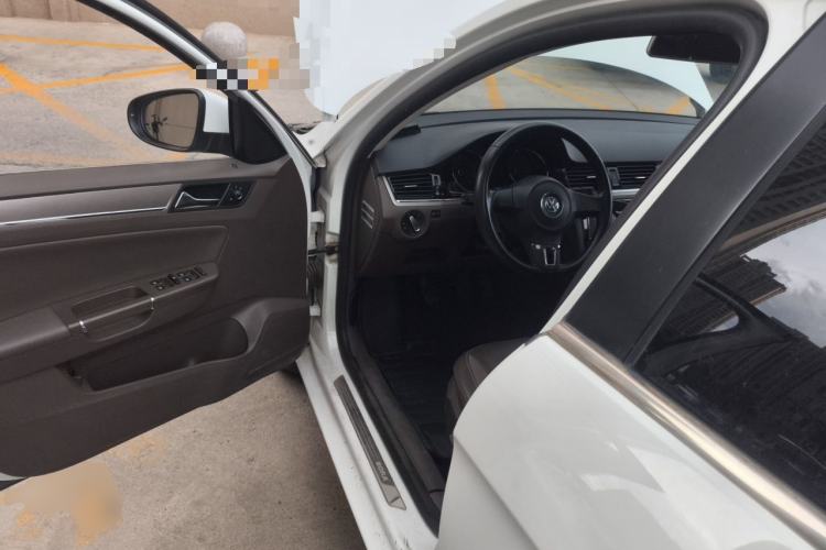 Used Volkswagen Bora 2014 1.6L Manual Comfort Model Driver Seat