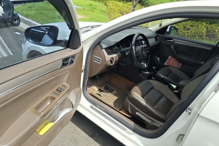 Used Volkswagen Bora 2014 1.6L Manual Comfort Model Driver Seat