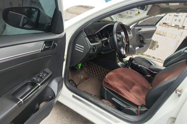 Used Volkswagen Bora 2014 1.6L Manual Comfort Model Driver Seat