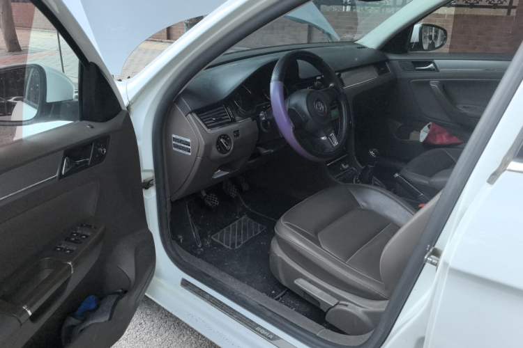 Used Volkswagen Bora 2014 1.6L Manual Comfort Model Driver Seat
