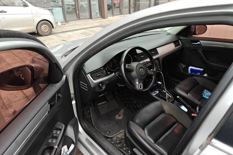 Used Volkswagen Bora 2014 1.6L Automatic Comfort Model Driver Seat