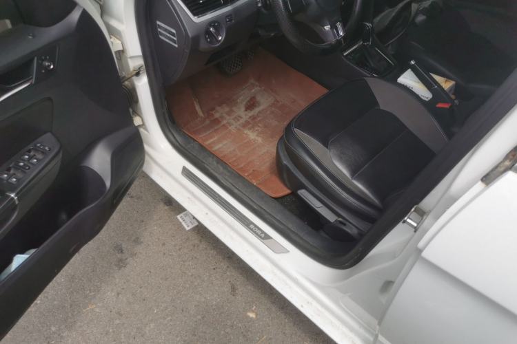 Used Volkswagen Bora 2014 1.6L Automatic Comfort Model Driver Seat
