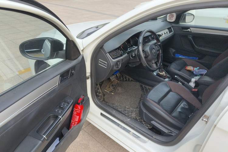 Used Volkswagen Bora 2014 1.4TSI Automatic Sportline Driver Seat