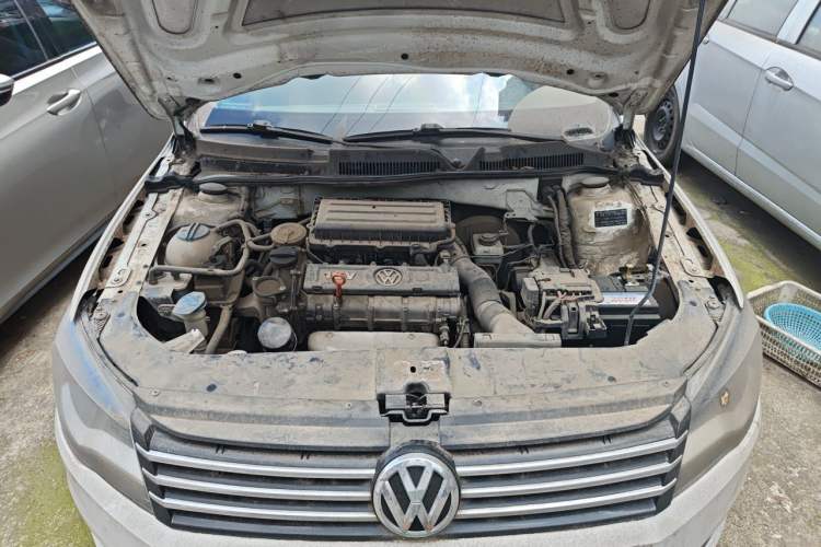 Used Volkswagen Bora 2014 1.6L Manual Comfort Model Engine Bay