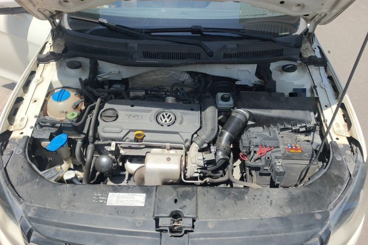 Used Volkswagen Bora 2014 1.4 TSI Manual Comfort Model Engine Bay