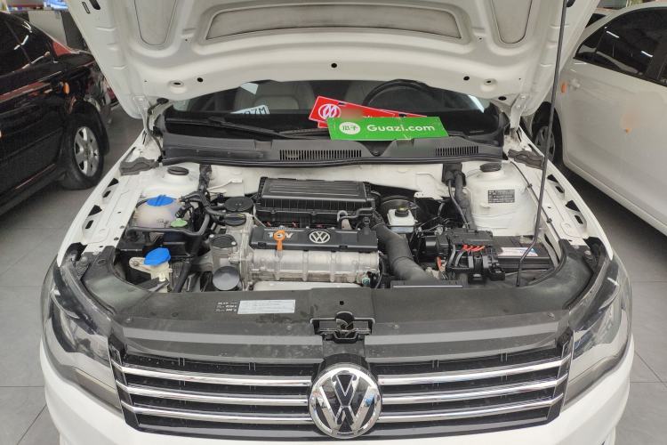 Used Volkswagen Bora 2014 1.6L Automatic Fashion Model Engine Bay