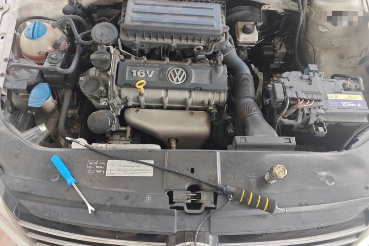 Used Volkswagen Bora 2014 1.6L Manual Fashion Edition Engine Bay