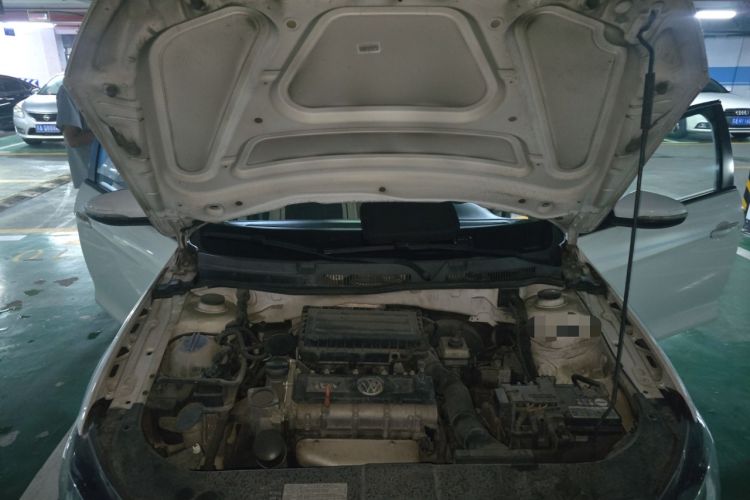 Used Volkswagen Bora 2014 1.6L Automatic Fashion Model Engine Bay