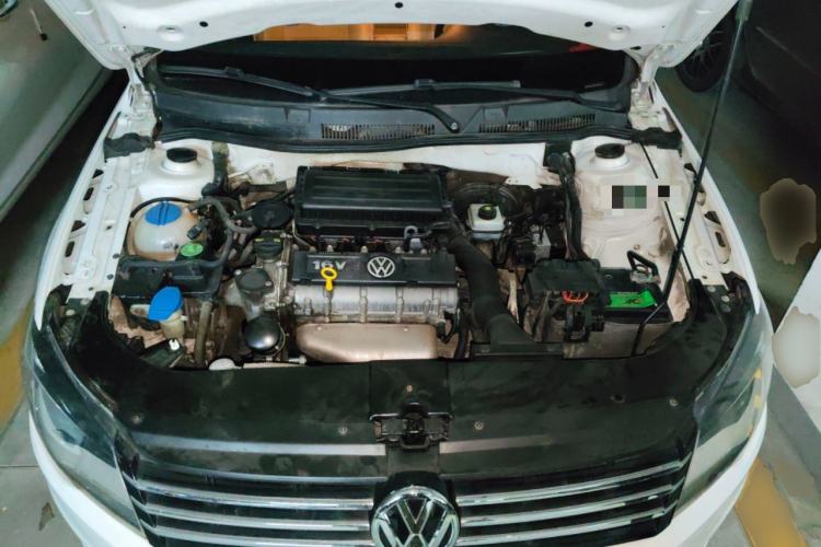 Used Volkswagen Bora 2014 1.6L Manual Fashion Edition Engine Bay