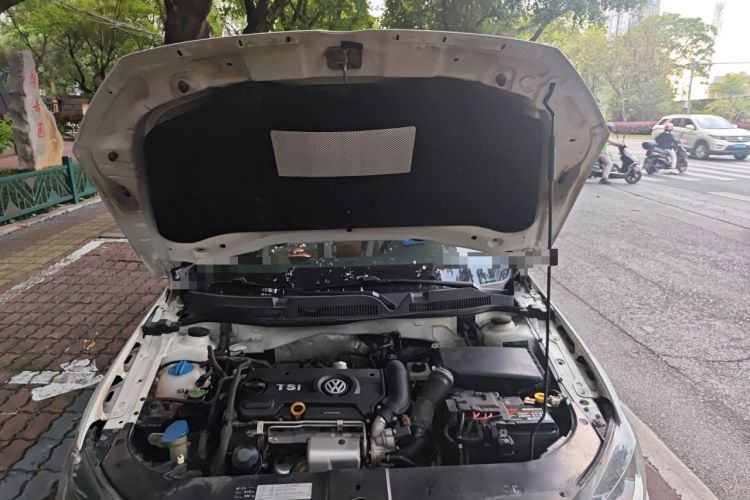 Used Volkswagen Bora 2014 1.4TSI Automatic Comfort Model Engine Bay