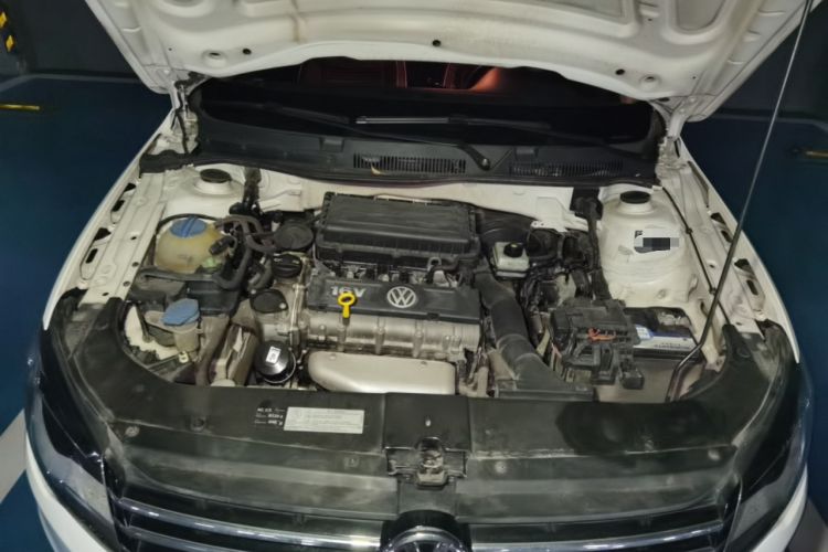 Used Volkswagen Bora 2014 1.6L Manual Comfort Model Engine Bay