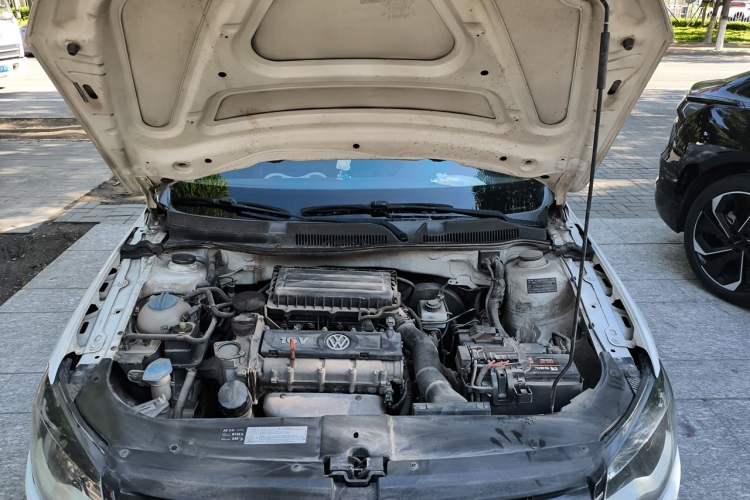 Used Volkswagen Bora 2014 1.6L Automatic Comfort Model Engine Bay