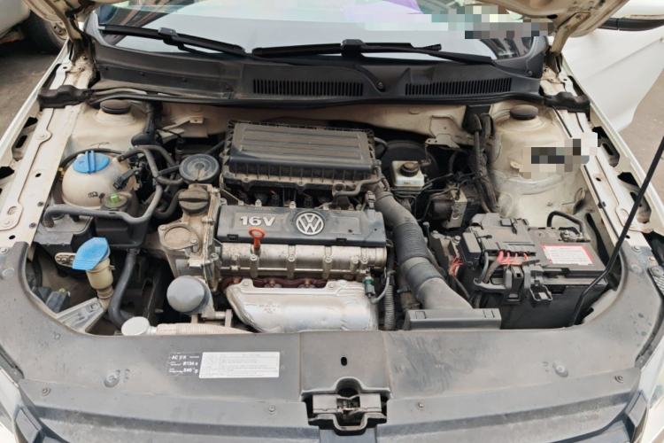 Used Volkswagen Bora 2014 1.6L Automatic Fashion Model Engine Bay