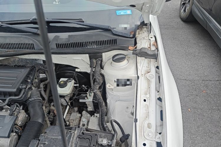 Used Volkswagen Bora 2014 1.6L Automatic Luxury Model Engine Bay Left