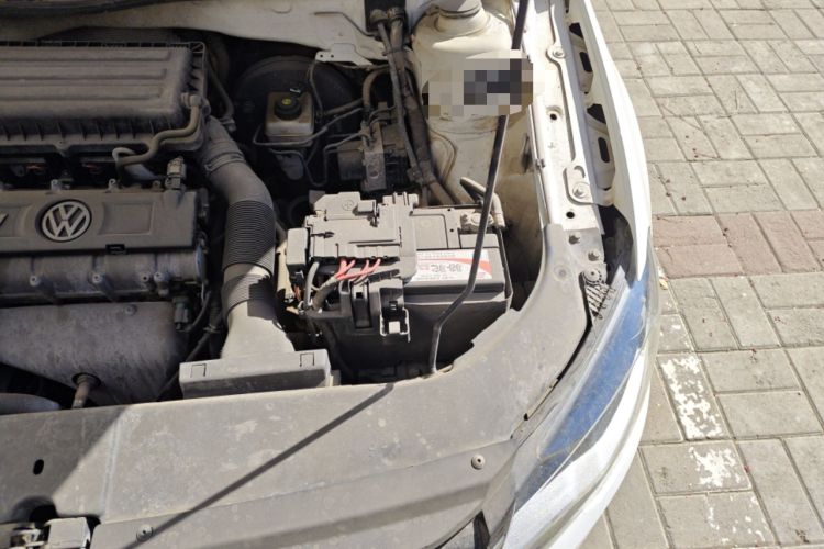 Used Volkswagen Bora 2014 1.6L Manual Comfort Model Engine Bay Left