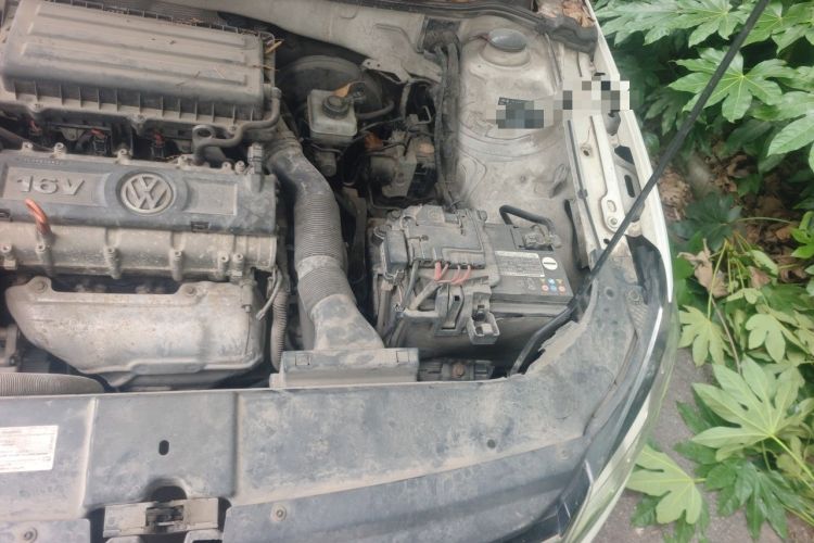 Used Volkswagen Bora 2014 1.6L Manual Comfort Model Engine Bay Left