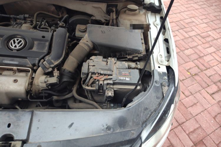 Used Volkswagen Bora 2014 1.4 TSI Manual Comfort Model Engine Bay Left