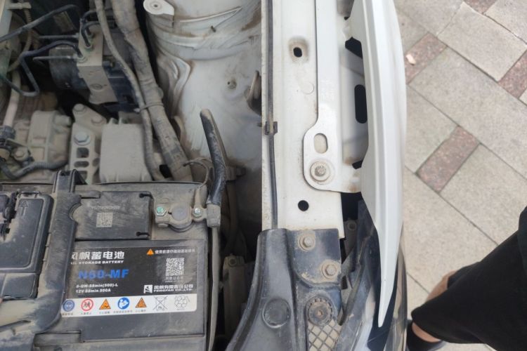 Used Volkswagen Bora 2014 1.6L Automatic Comfort Model Engine Bay Left