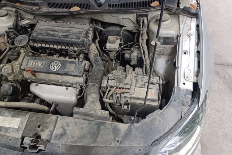 Used Volkswagen Bora 2014 1.6L Automatic Fashion Model Engine Bay Left