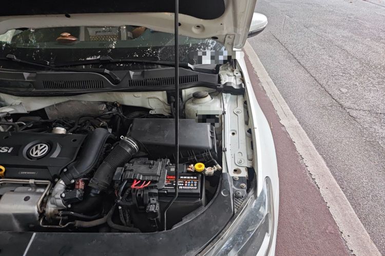 Used Volkswagen Bora 2014 1.4TSI Automatic Comfort Model Engine Bay Left