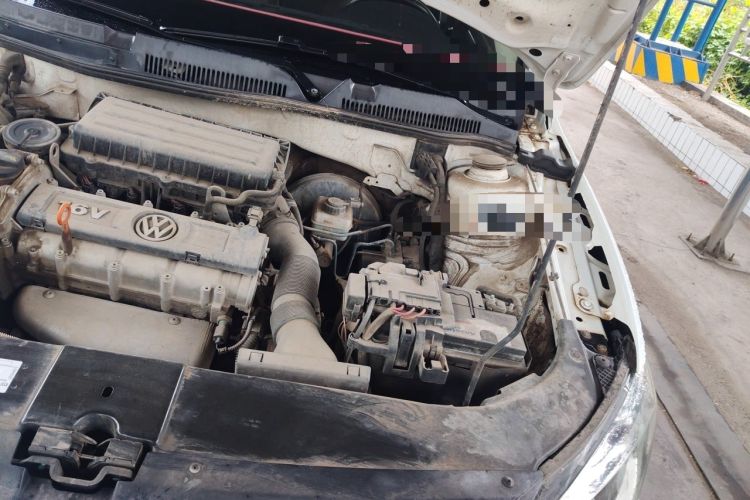Used Volkswagen Bora 2014 1.6L Manual Comfort Model Engine Bay Left