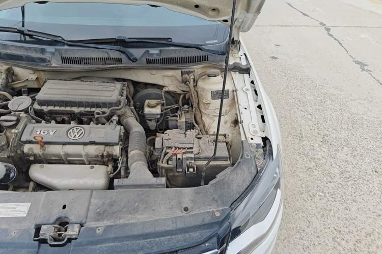 Used Volkswagen Bora 2014 1.6L Manual Comfort Model Engine Bay Left