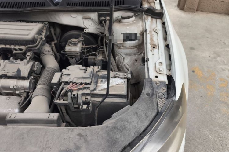 Used Volkswagen Bora 2014 1.6L Manual Comfort Model Engine Bay Left
