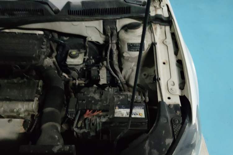 Used Volkswagen Bora 2014 1.6L Automatic Comfort Model Engine Bay Left