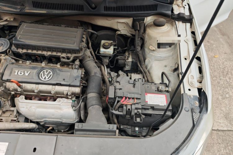 Used Volkswagen Bora 2014 1.6L Automatic Fashion Model Engine Bay Left