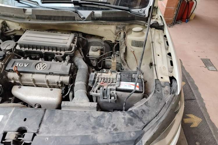 Used Volkswagen Bora 2014 1.6L Automatic Comfort Model Engine Bay Left